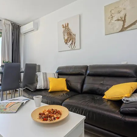 Apartment Con Terraza Vista Mar By Rent Me