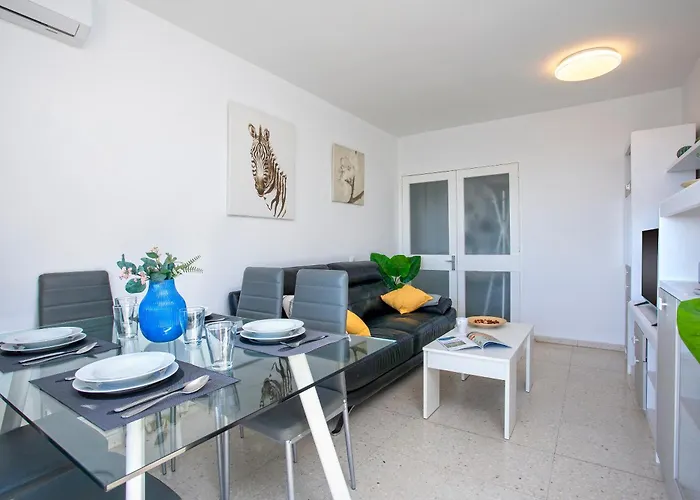 Con Terraza Vista Mar By Rent Me 푸엔히롤라